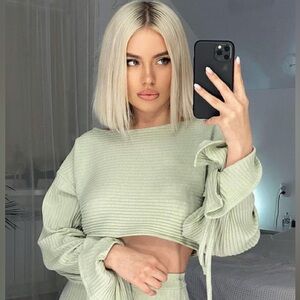 Stylish Ribbed Top in Light Green